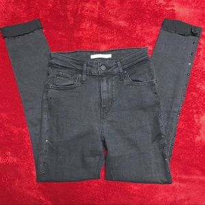 LEVI’S | HIGH WAISTED JEANS WITH RHINESTONE DETAIL